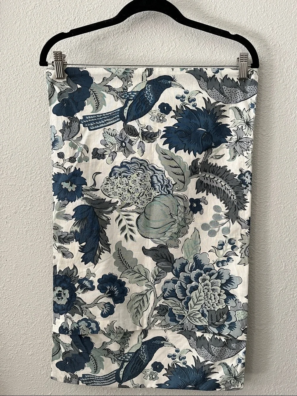 POTTERY BARN Blue & Teal Floral cotton lumbar pillow cover 16”X26”
